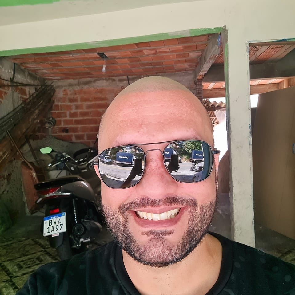 Ricardo, 32 anos